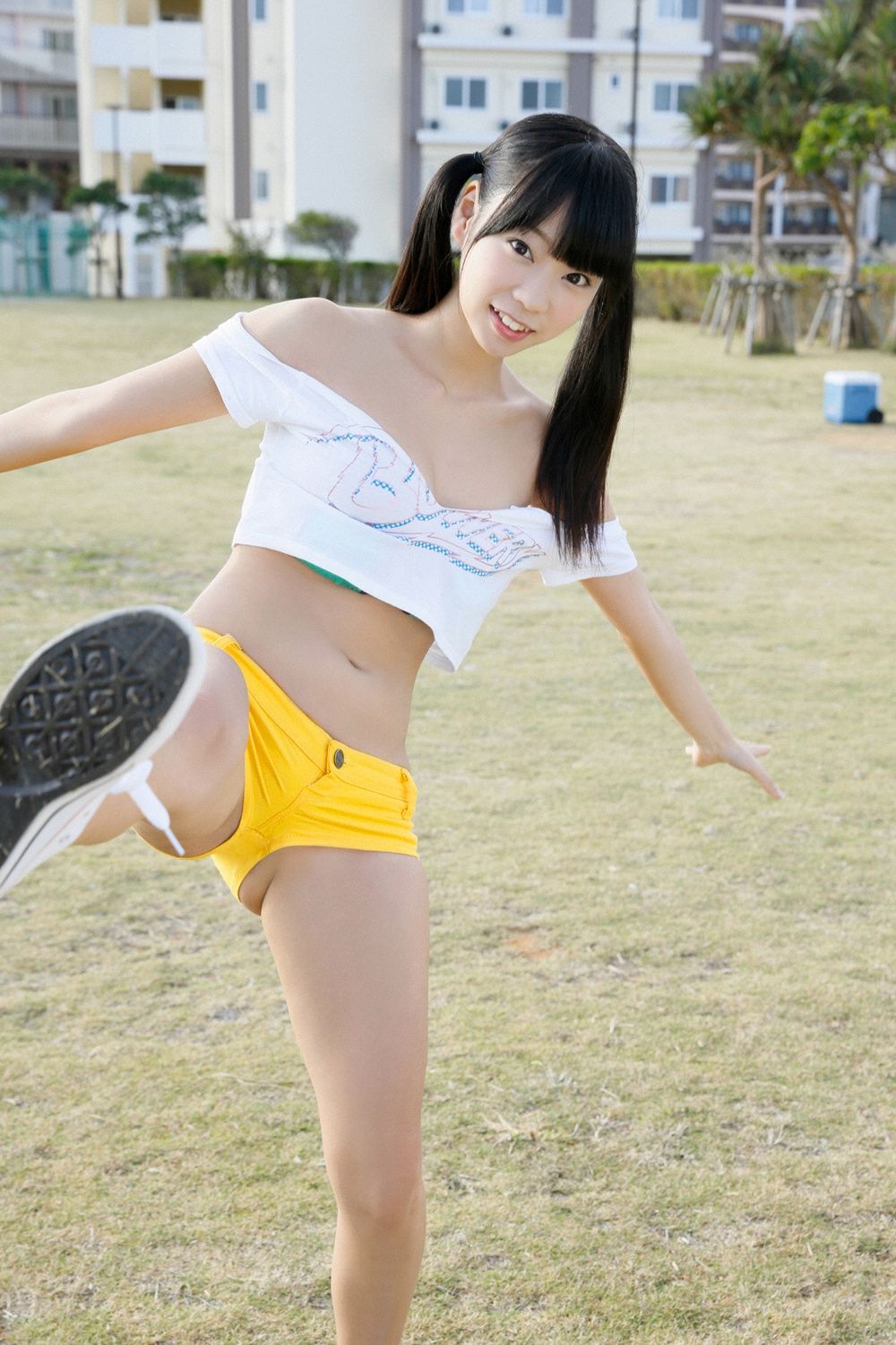 Satu buku utuh SEMUA Mariko Shinoda di L.A. !!》 [Weekly Young Jump] 2015 No. 04-05 Foto Halaman 1 No.a82947