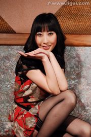 Model Xiao Yufei "Godaan Stoking dalam Senyuman Manis" [丽 柜 LiGui] Foto kaki indah dan kaki giok