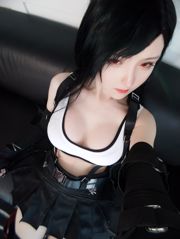 [Net Red Model Coser] Yi Xiao Yang Ze "Vestido oficial de Tifa"