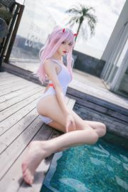 [COS Welfare] Blogger Anime Nan Tao Momoko - Baju Renang One Piece