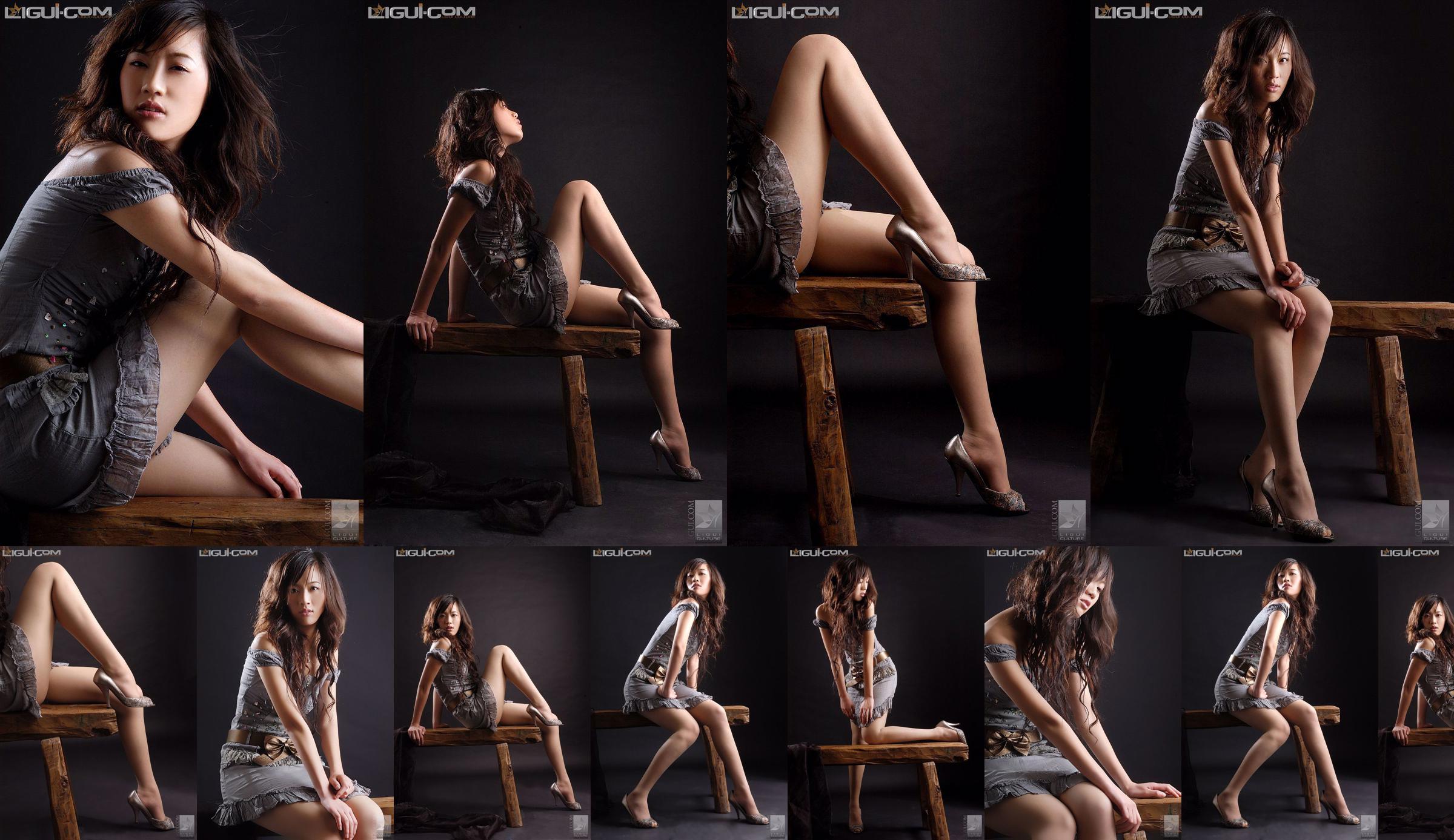 Model Wang Xin "Yi Ren Sitting Alone, Beautiful Eyes Blurred" [丽柜LiGui] Silk Foot Photo No.80bcc7 Page 1